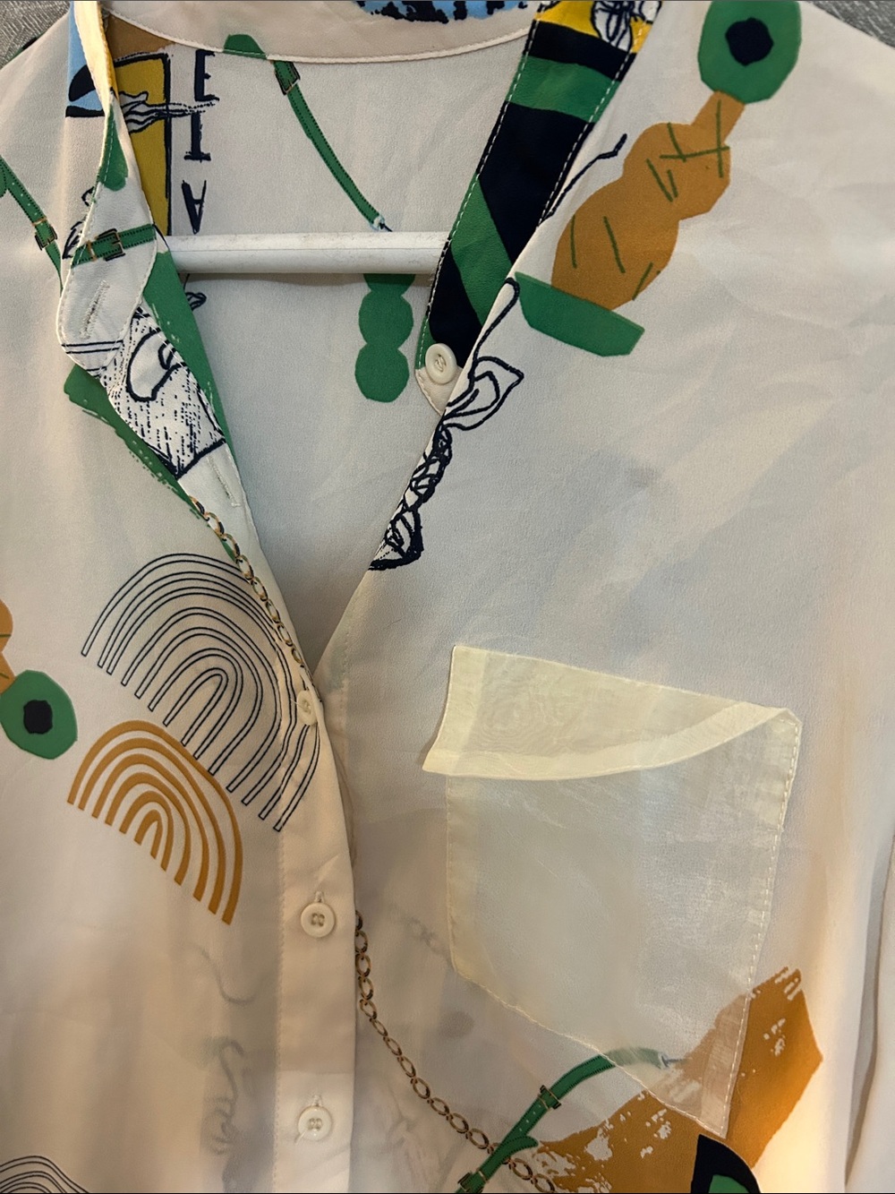 Abstract Print Short-Sleeve Artsy Blouse in Cream and Green - size XL - Picture 2 of 7